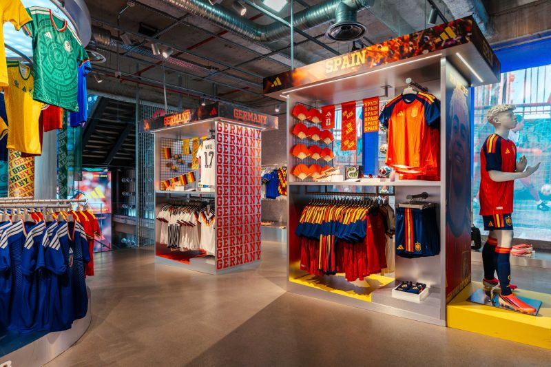 Adidas HOS – Façade WC26 - LAB Productions
